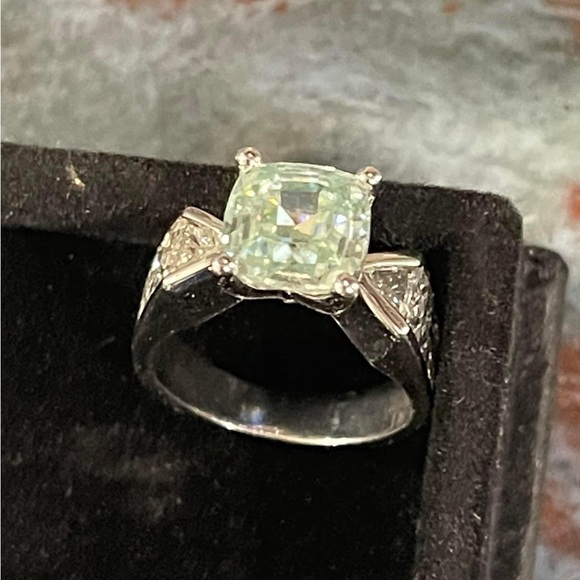 STONE ONLY 

2.80ct ice blue asscher cut MOISSONITE (NOT DIAMOND). - Picture 4 of 16